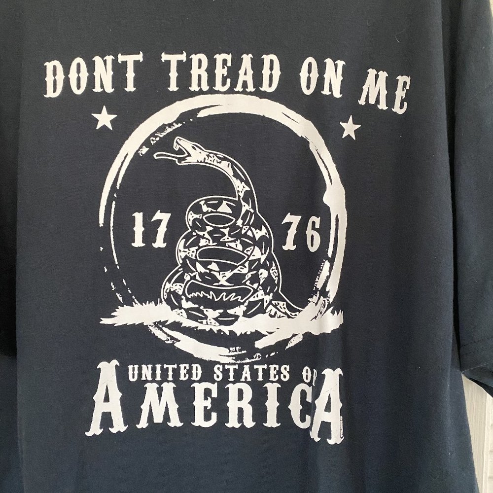 Navy Don't Tread on Me T-shirt (*NWOT)